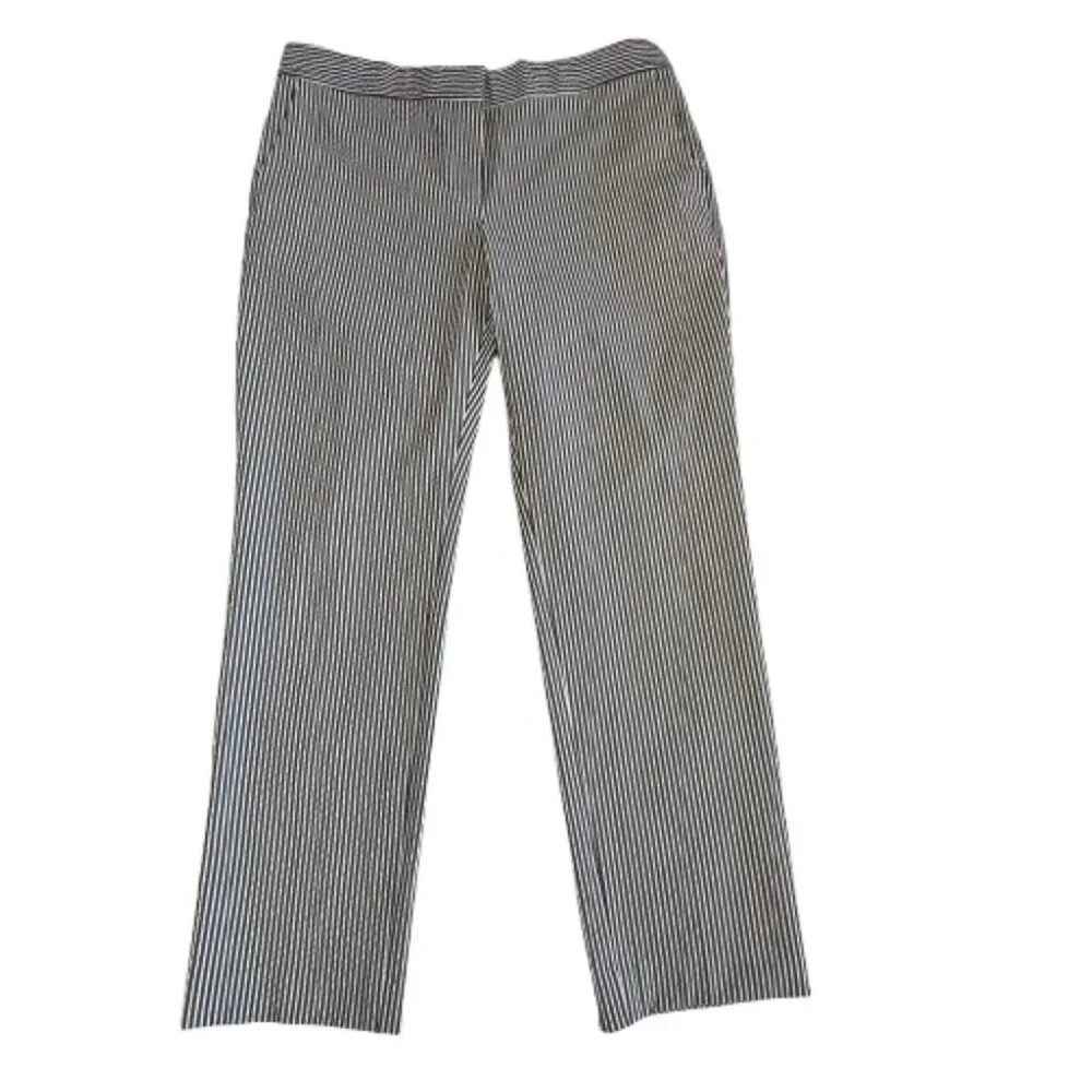Ann Taylor Women' 6 Devin Fit Blue & White Striped Seersucker Cotton Capri Pants - Picture 2 of 13